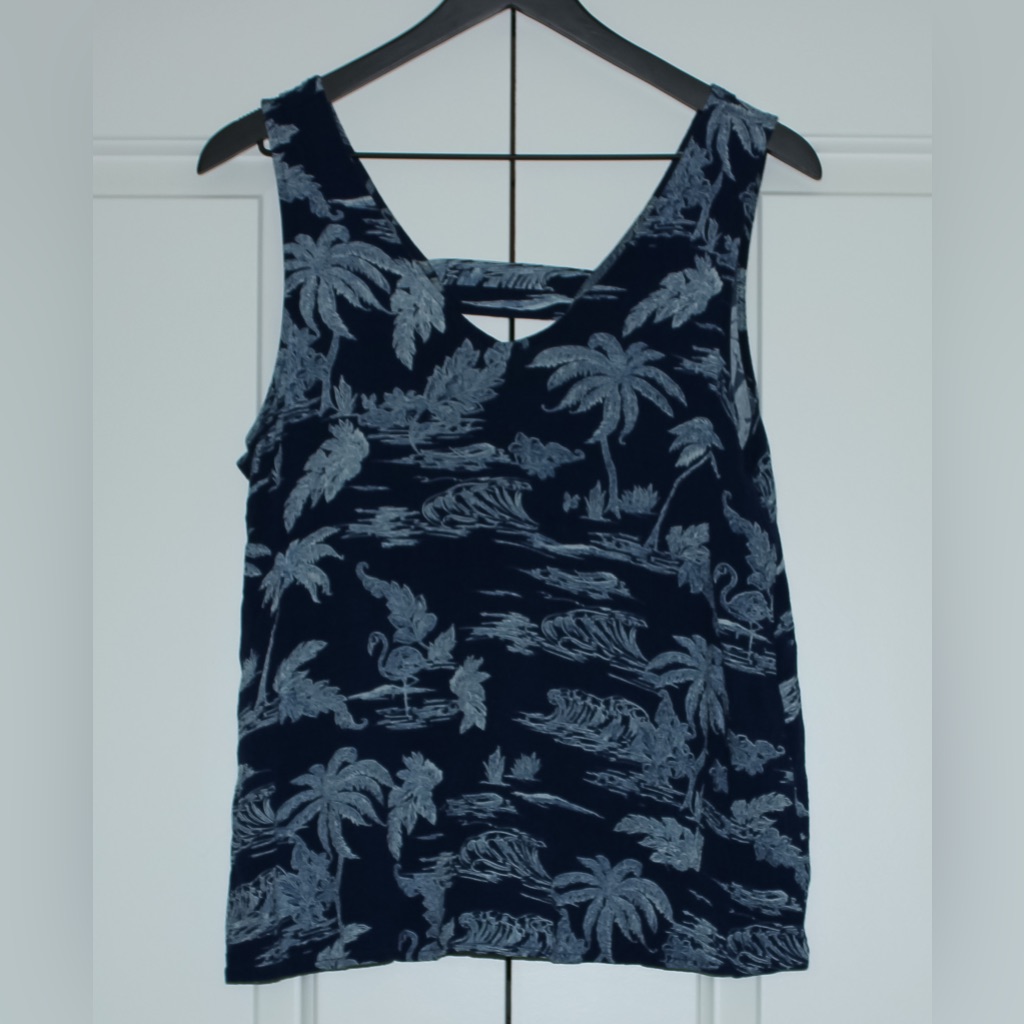 A.N.A Patterned Tank